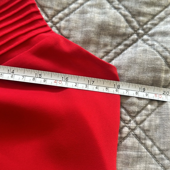 Red Cross Back Detail V neck - Picture 5 of 6